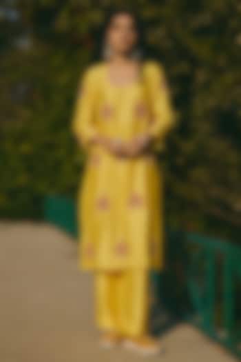 Yellow Chanderi Hand Embroidered Kurta Set by RASHIKA MITTAL at Pernia's Pop Up Shop