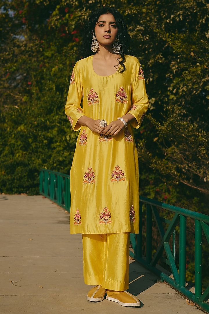 Yellow Chanderi Hand Embroidered Kurta Set by RASHIKA MITTAL at Pernia's Pop Up Shop