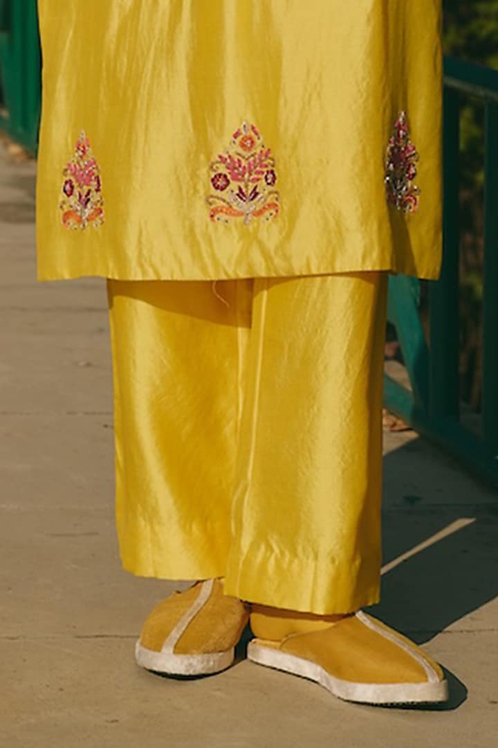 Yellow Chanderi Hand Embroidered Kurta Set by RASHIKA MITTAL at Pernia's Pop Up Shop