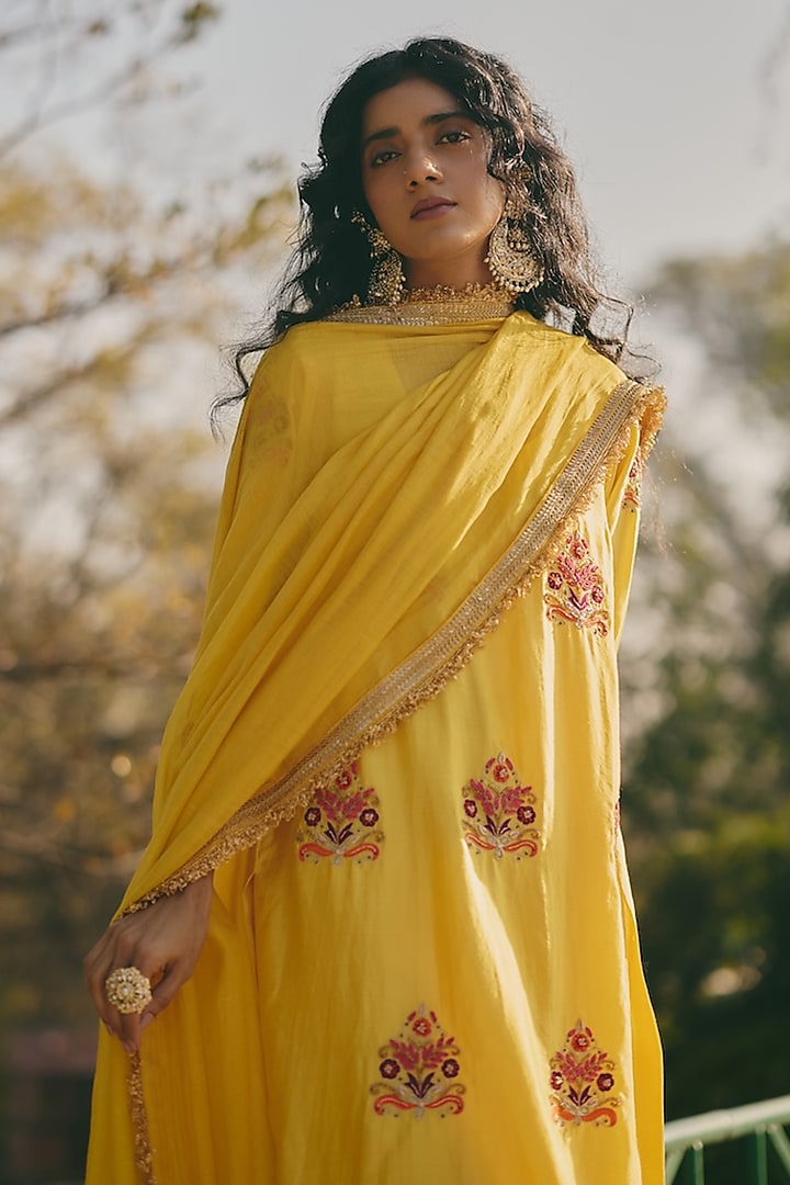 Yellow Chanderi Dupatta by RASHIKA MITTAL at Pernia's Pop Up Shop