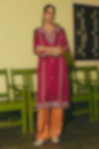 Magenta Satin Hand Embroidered Kurta Set by RASHIKA MITTAL at Pernia's Pop Up Shop