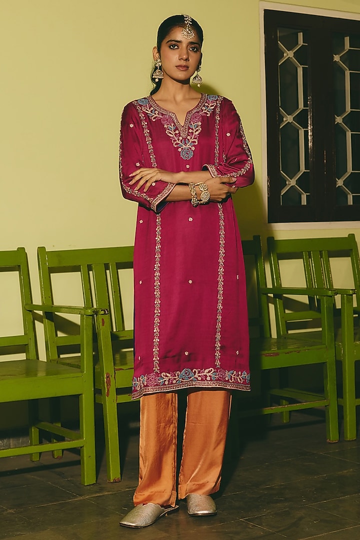 Magenta Satin Hand Embroidered Kurta Set by RASHIKA MITTAL at Pernia's Pop Up Shop