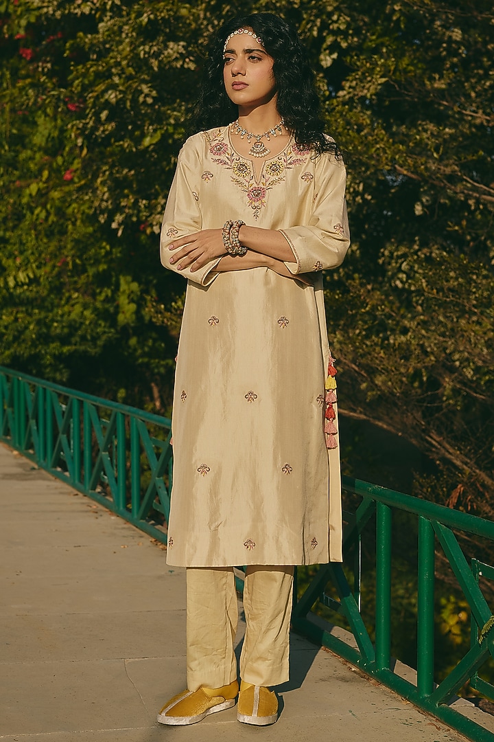 Beige Silk Applique Work Kurta Set by RASHIKA MITTAL at Pernia's Pop Up Shop