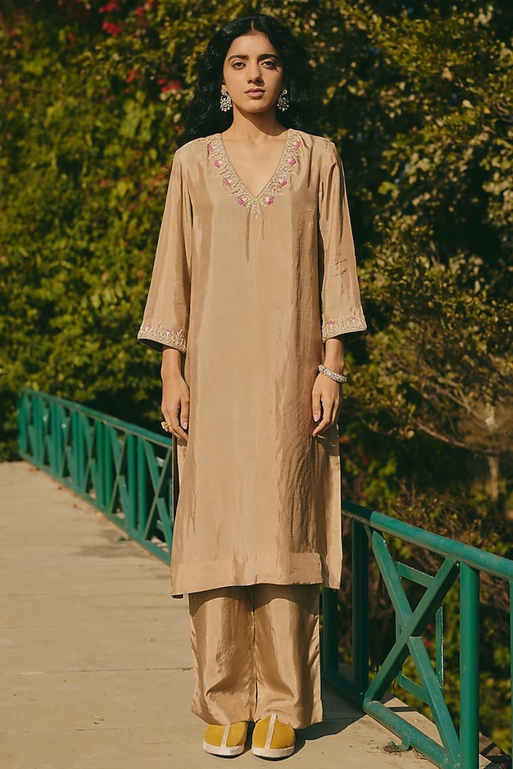 Brown Silk Hand Embroidered Kurta Set by RASHIKA MITTAL at Pernia's Pop Up Shop