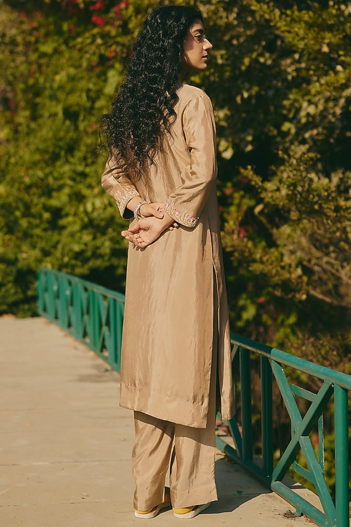 Brown Silk Hand Embroidered Kurta Set by RASHIKA MITTAL at Pernia's Pop Up Shop