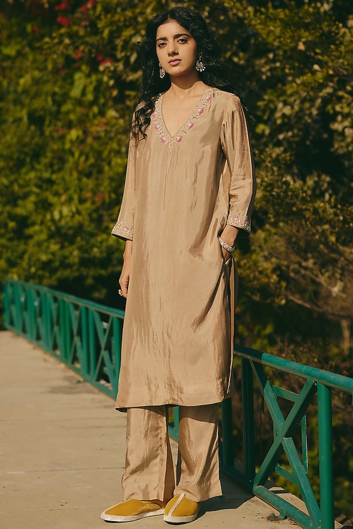 Brown Silk Hand Embroidered Kurta Set by RASHIKA MITTAL at Pernia's Pop Up Shop