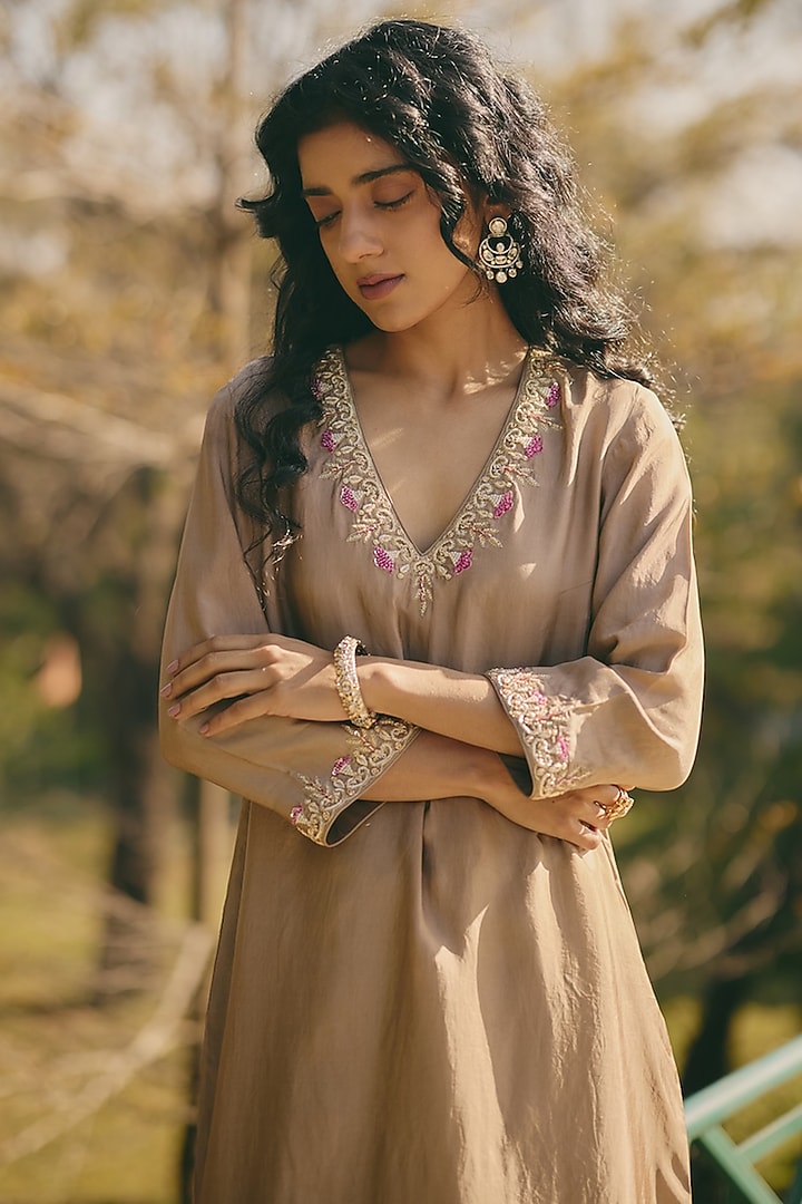 Brown Silk Hand Embroidered Kurta Set by RASHIKA MITTAL at Pernia's Pop Up Shop