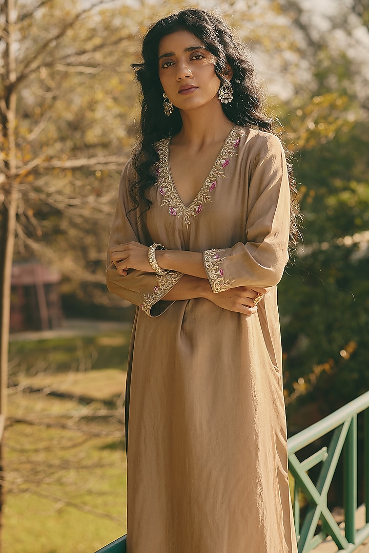 Brown Silk Hand Embroidered Kurta Set by RASHIKA MITTAL at Pernia's Pop Up Shop