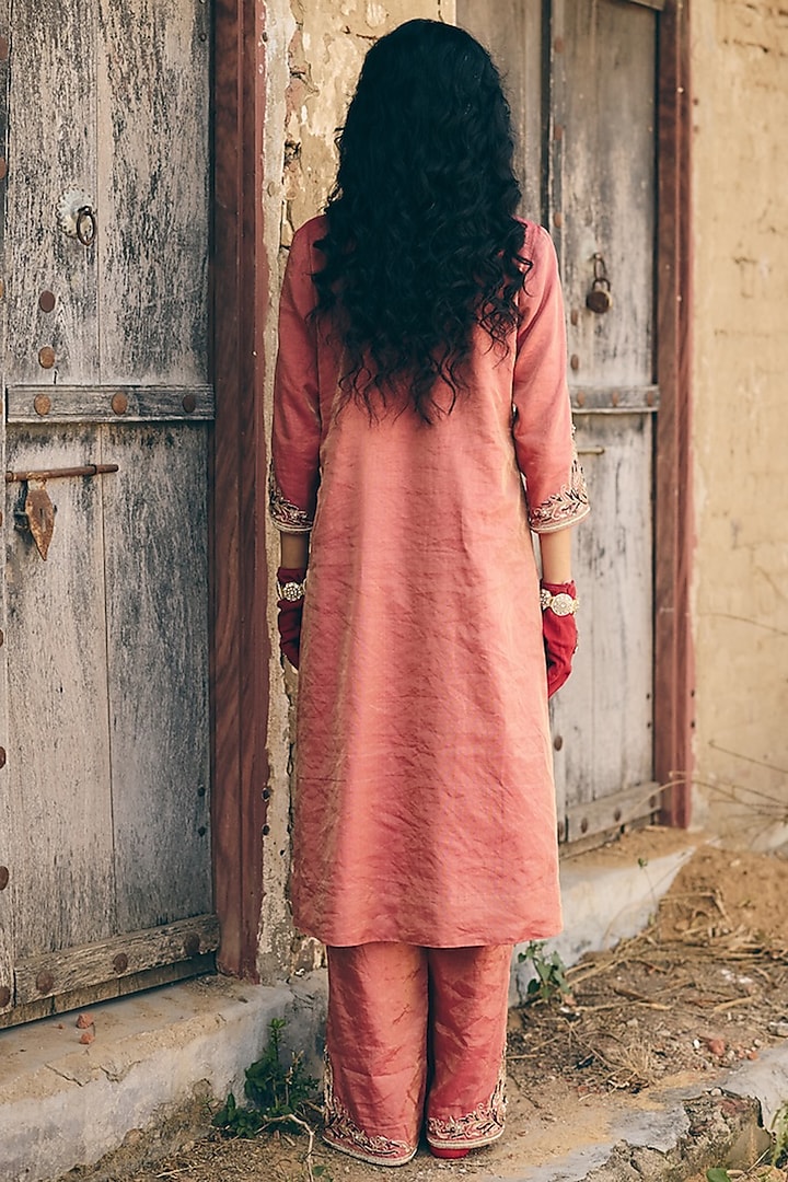 Coral Rose Tissue Threadwork Kurta Set by RASHIKA MITTAL at Pernia's Pop Up Shop