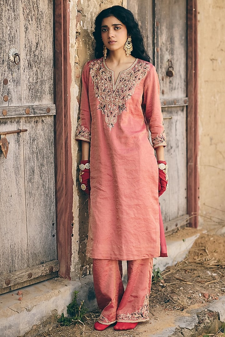 Coral Rose Tissue Threadwork Kurta Set by RASHIKA MITTAL at Pernia's Pop Up Shop
