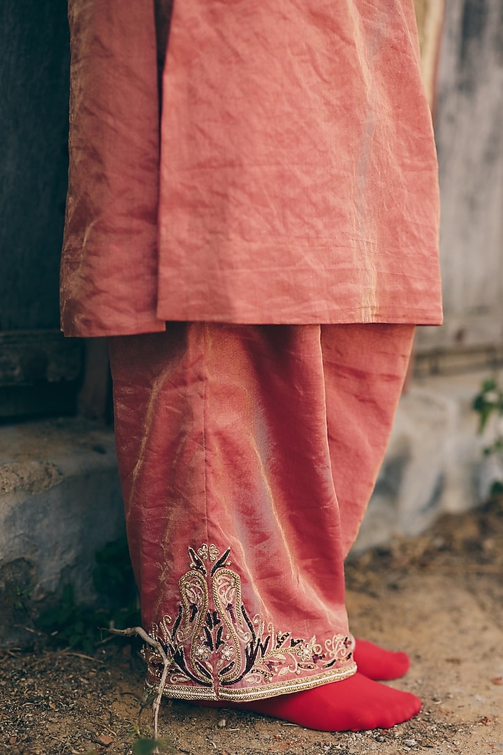 Coral Rose Tissue Threadwork Kurta Set by RASHIKA MITTAL at Pernia's Pop Up Shop