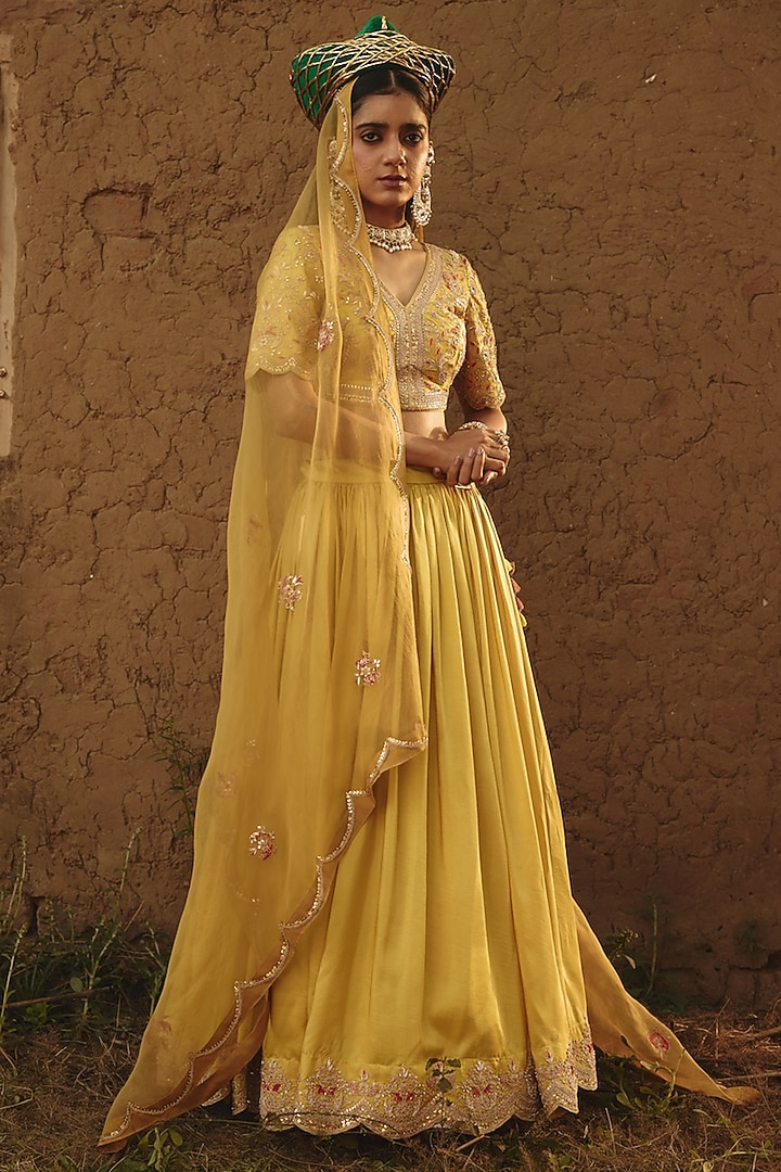 Yellow Organza Hand Embroidered Dupatta by RASHIKA MITTAL at Pernia's Pop Up Shop