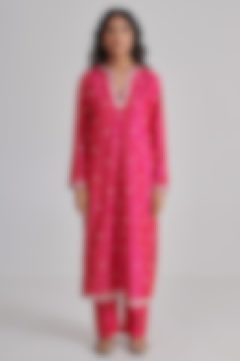 Pink Brocade Silk Hand Embroidered Kurta Set by RASHIKA MITTAL at Pernia's Pop Up Shop