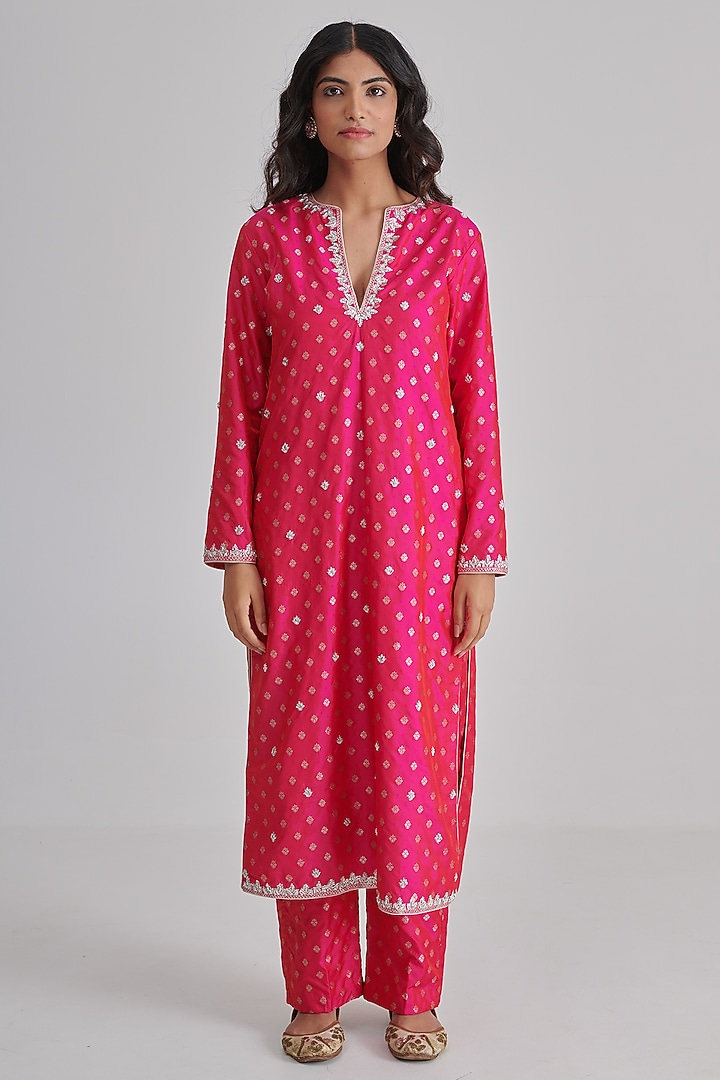 Pink Brocade Silk Hand Embroidered Kurta Set by RASHIKA MITTAL at Pernia's Pop Up Shop