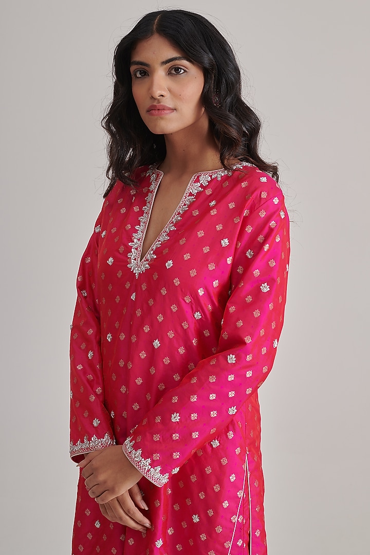 Pink Brocade Silk Hand Embroidered Kurta Set by RASHIKA MITTAL at Pernia's Pop Up Shop