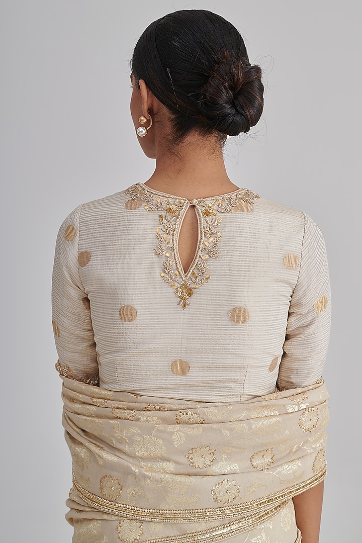 Ivory Moonga Zari Silk Hand Embroidered Wedding Saree Set by RASHIKA MITTAL at Pernia's Pop Up Shop