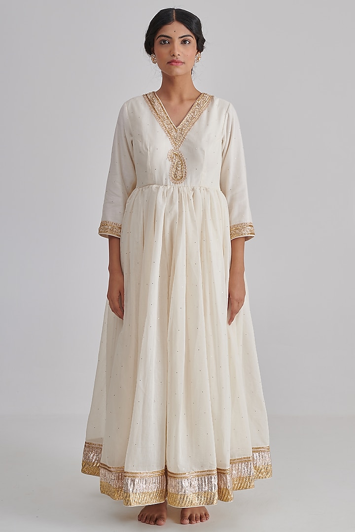 Ivory Chanderi Hand Embroidered Wedding Anarkali Set by RASHIKA MITTAL at Pernia's Pop Up Shop