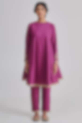 Purple Chanderi Hand Embroidered Kurta Set by RASHIKA MITTAL at Pernia's Pop Up Shop