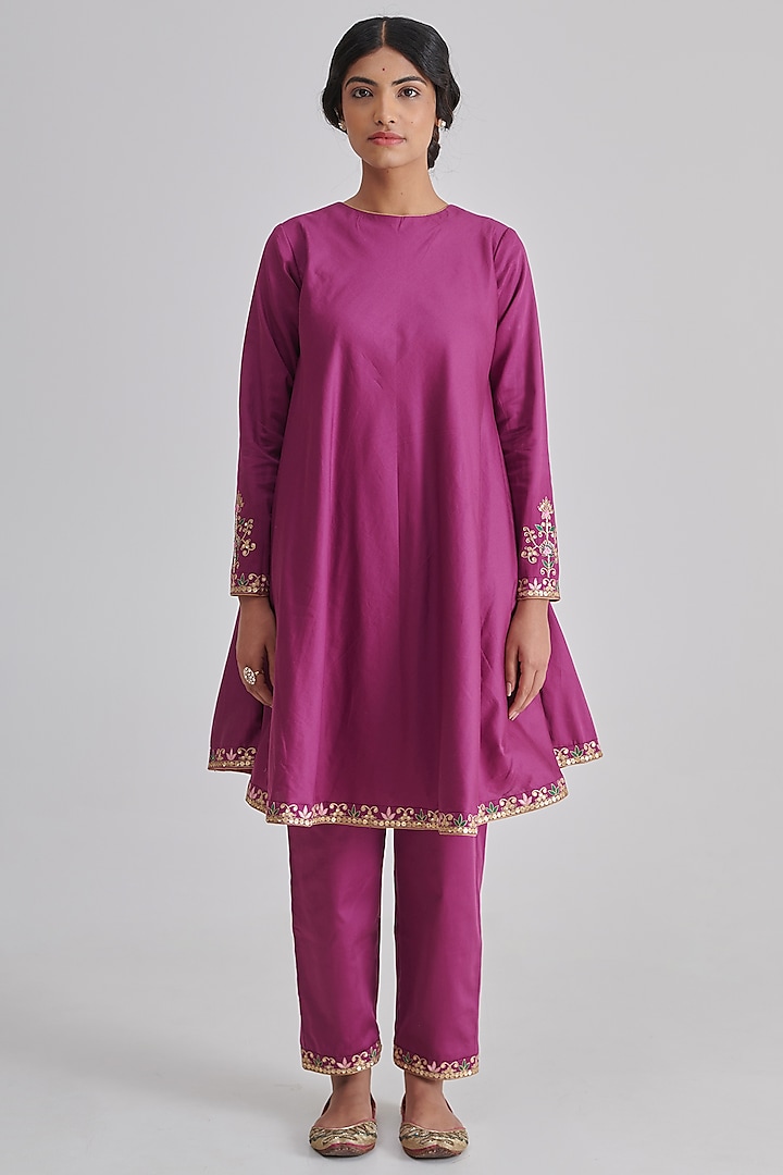 Purple Chanderi Hand Embroidered Kurta Set by RASHIKA MITTAL at Pernia's Pop Up Shop