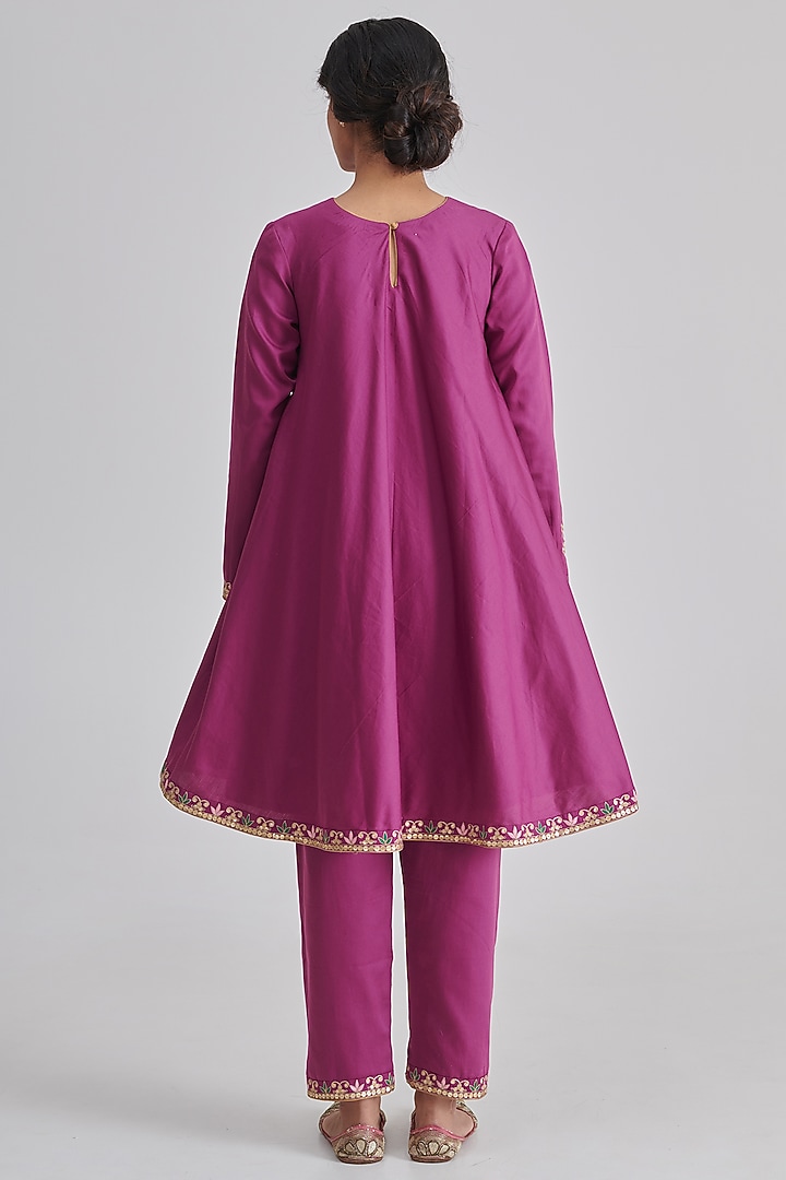 Purple Chanderi Hand Embroidered Kurta Set by RASHIKA MITTAL at Pernia's Pop Up Shop