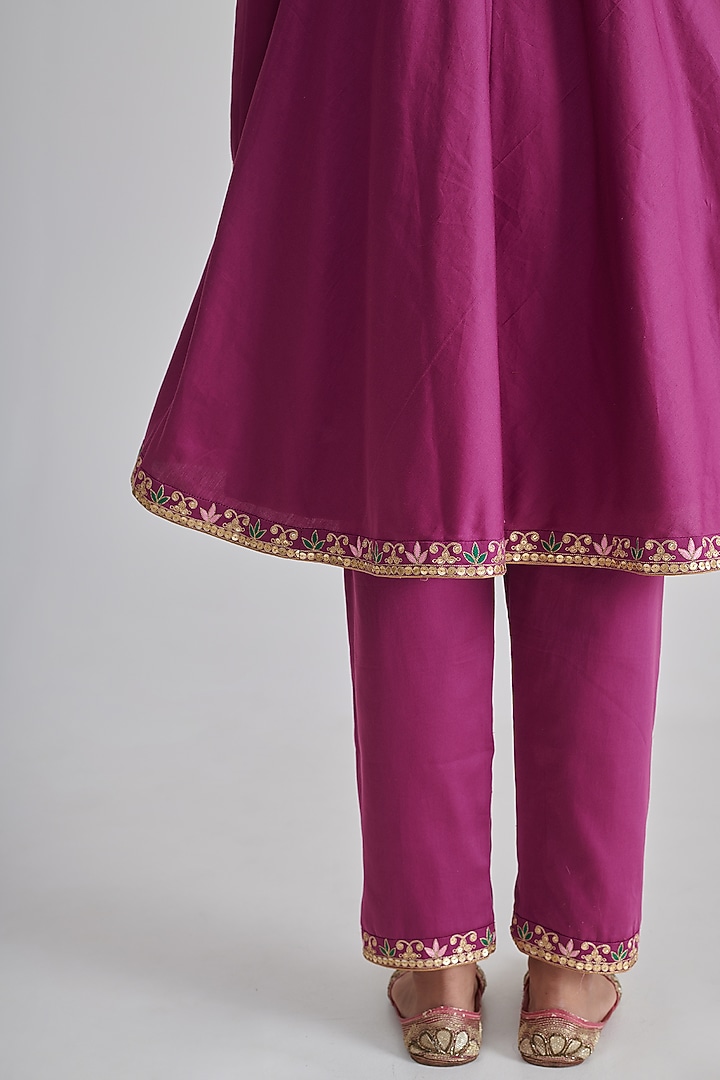 Purple Chanderi Hand Embroidered Kurta Set by RASHIKA MITTAL at Pernia's Pop Up Shop