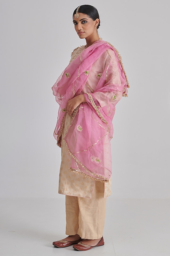 Pink Organza Hand Embroidered Dupatta by RASHIKA MITTAL at Pernia's Pop Up Shop