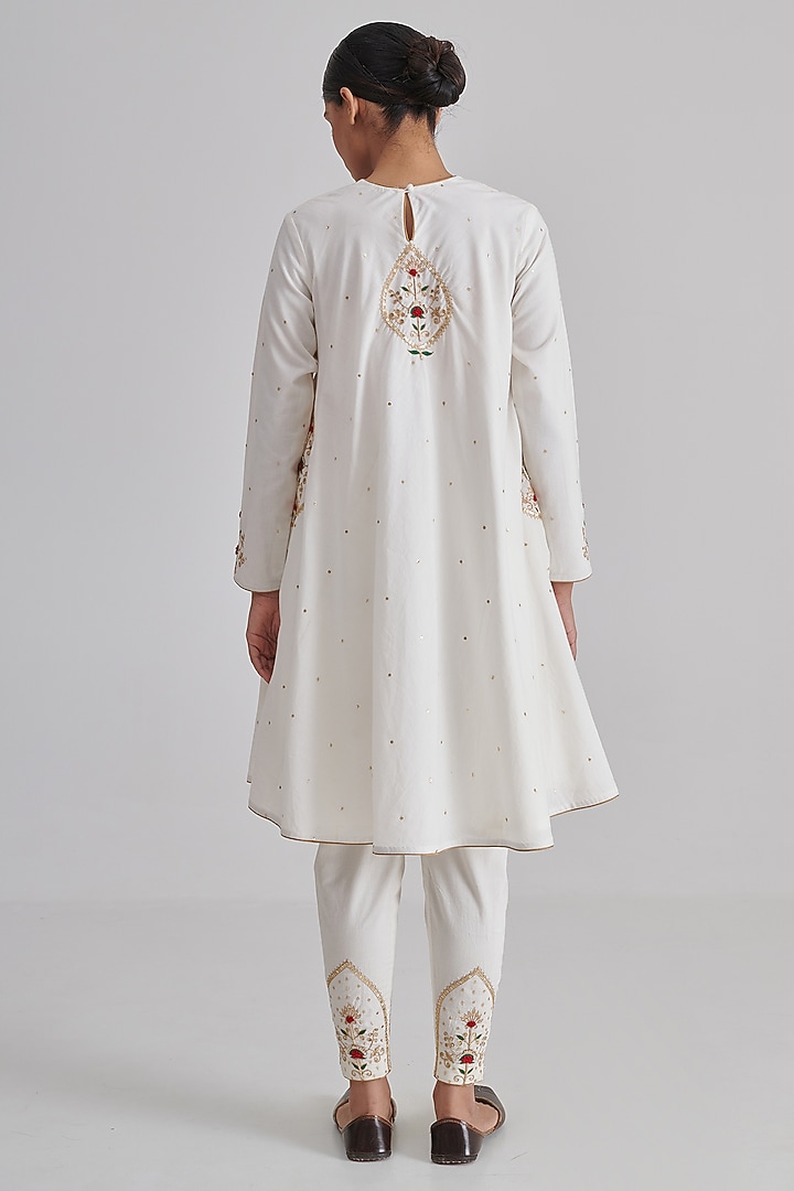 White Cotton Hand Embroidered Kurta Set by RASHIKA MITTAL at Pernia's Pop Up Shop