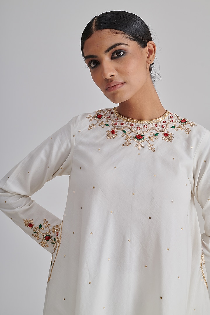 White Cotton Hand Embroidered Kurta Set by RASHIKA MITTAL at Pernia's Pop Up Shop