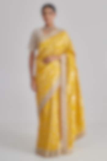 Yellow Banarasi Silk Embroidered Wedding Saree Set by RASHIKA MITTAL at Pernia's Pop Up Shop