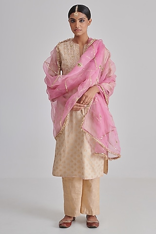 Gold Moonga Brocade Silk Hand Embroidered Kurta Set by RASHIKA MITTAL