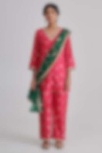 Pink Mulberry Brocade Silk Hand Embroidered Kurta Set by RASHIKA MITTAL at Pernia's Pop Up Shop