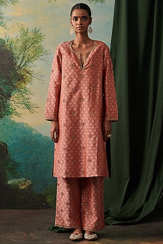 Orange Banarasi Floral & Thread Embroidered Kurta Set by RASHIKA MITTAL