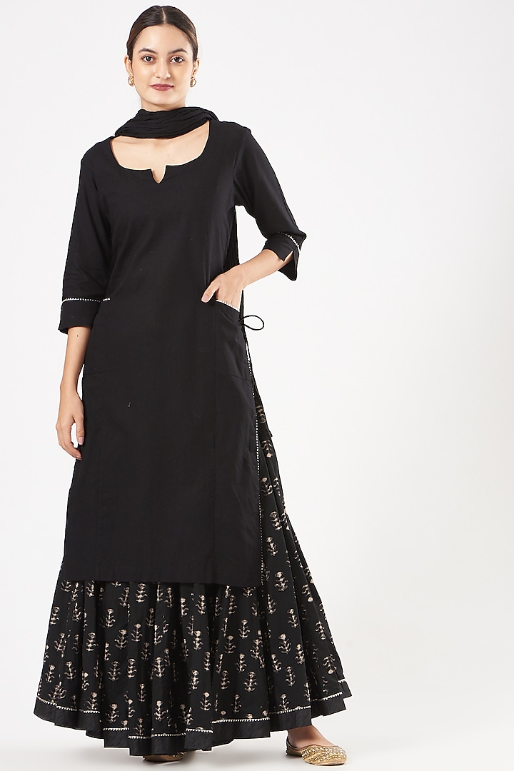 Black Mulmul Cotton Printed Skirt Set by Rang By Manjula Soni