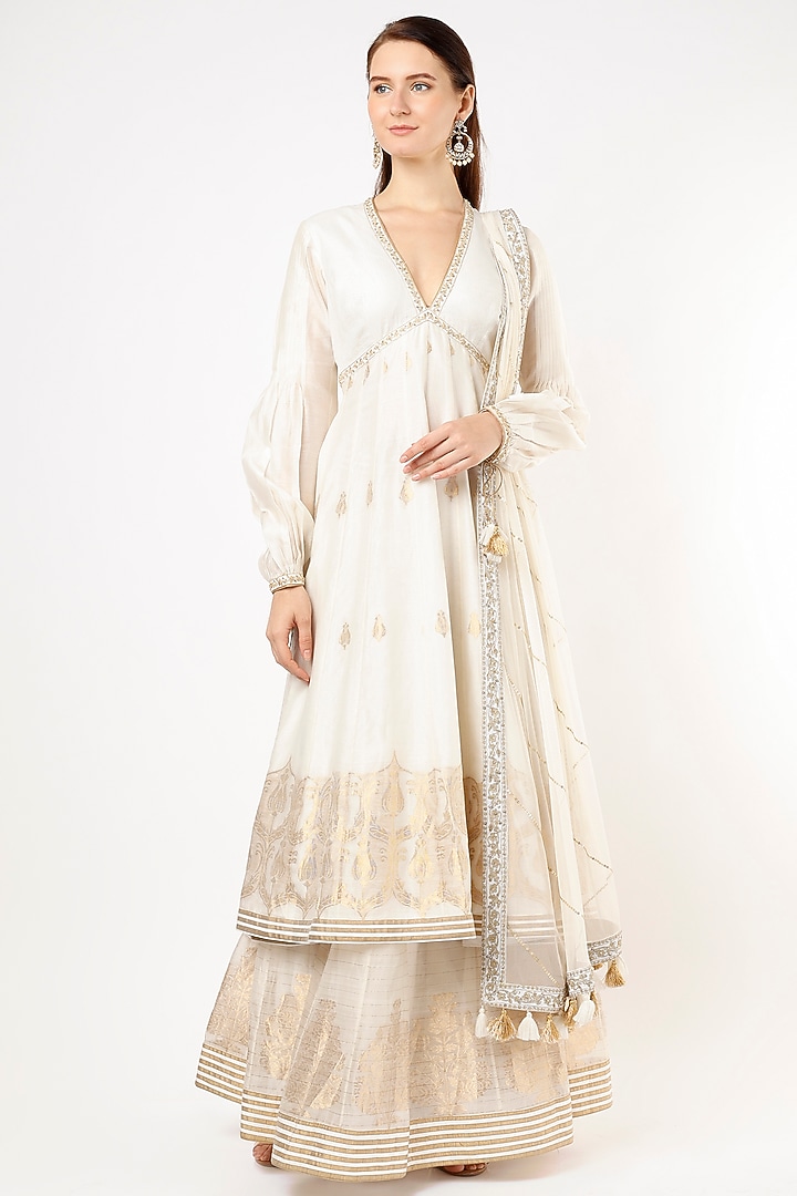 White Dori Hand Embroidered Bridal Anarkali Set by Rar Studio at Pernia's Pop Up Shop