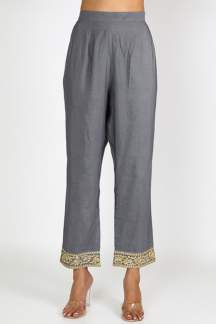 Grey Hand Embroidered Kurta Set by Rar Studio at Pernia's Pop Up Shop