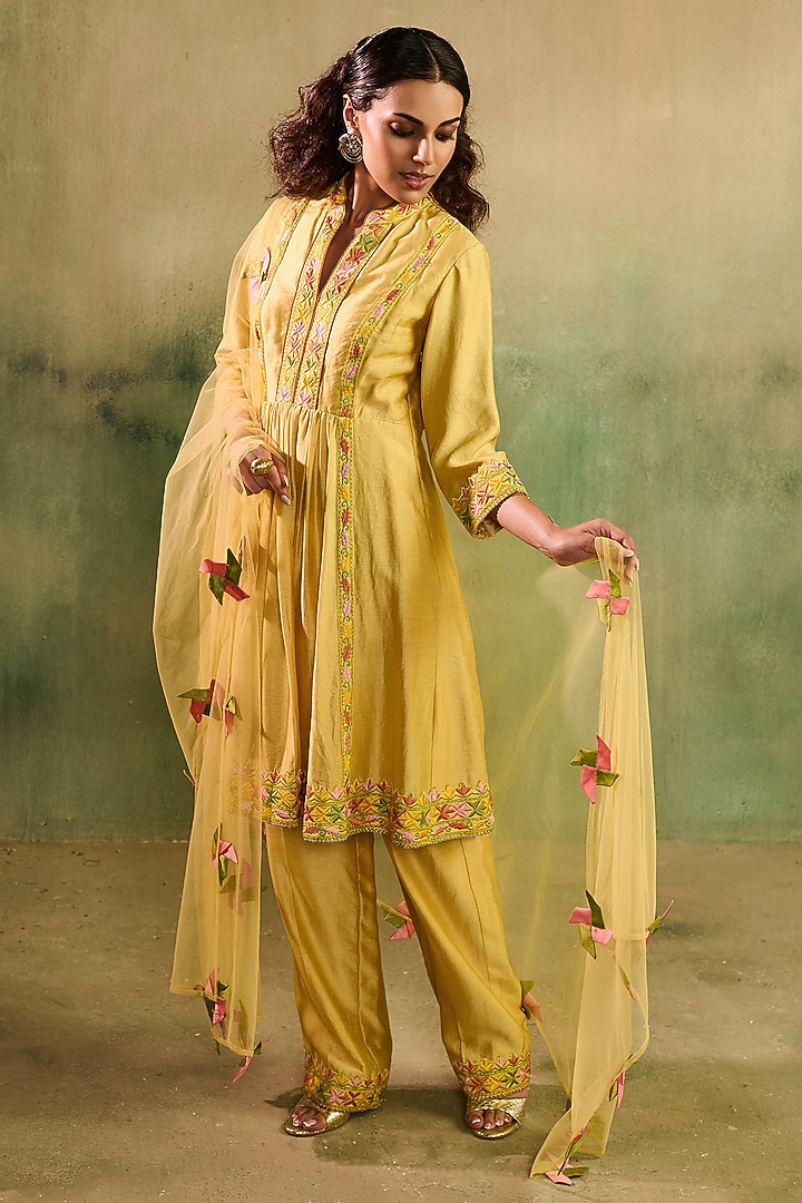 Yellow Chanderi 3D Applique Embroidered Flared Kurta Set by Reeti Arneja at Pernia's Pop Up Shop