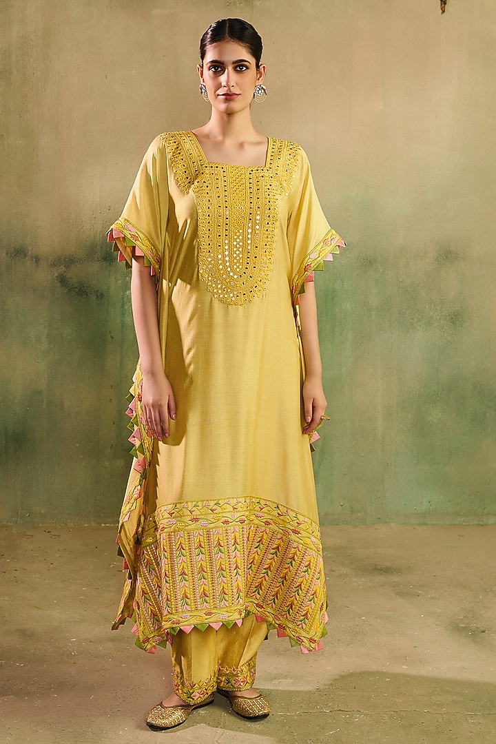 Yellow Chanderi Thread Embroidered Kurta Set by Reeti Arneja at Pernia's Pop Up Shop