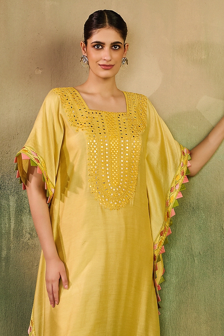 Yellow Chanderi Thread Embroidered Kurta Set by Reeti Arneja at Pernia's Pop Up Shop