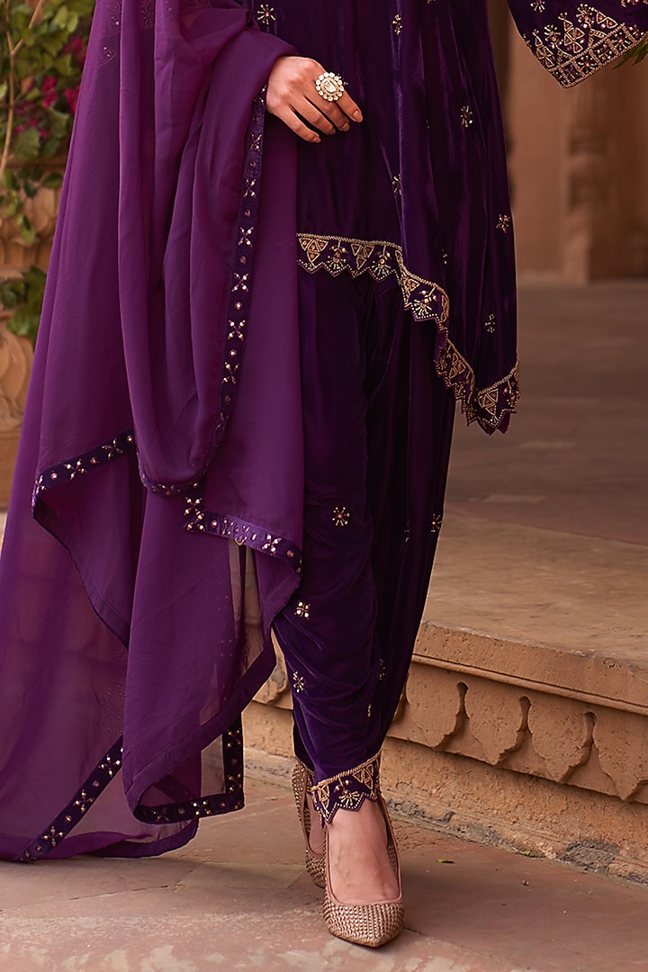 Purple Velvet Gold Hand Embroidered Kaftan Kurta Set by Reeti Arneja at Pernia's Pop Up Shop
