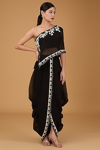 Black Organza Dhoti Set by THE KLUB BY REETI ARNEJA