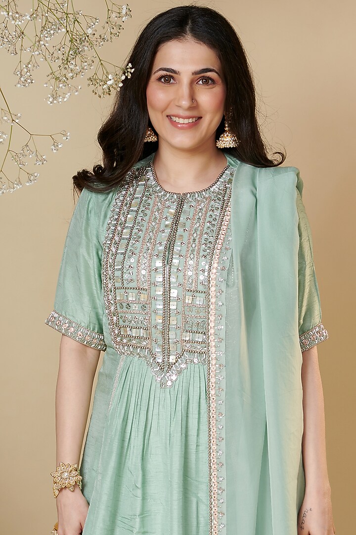 Sea Green Silk Embroidered Kurta Set by Reeti Arneja at Pernia's Pop Up Shop