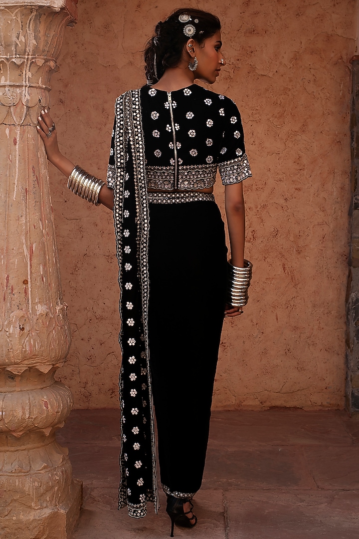Black Embroidered Pre-Stitched Wedding Saree Set by Reeti Arneja at Pernia's Pop Up Shop