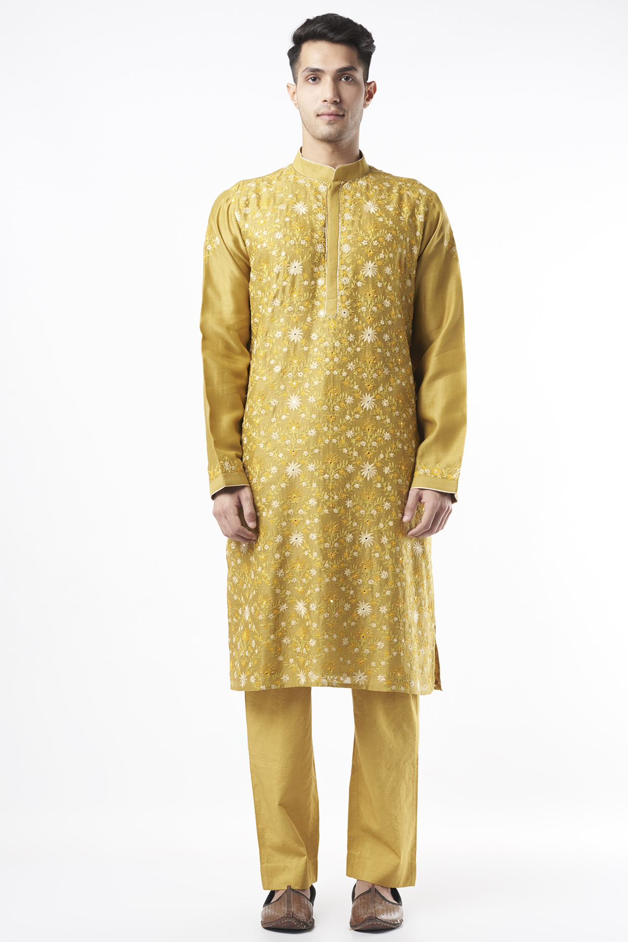 Mustard Chanderi Handloom Kurta Set by Rar Studio Men at Pernia's Pop Up Shop