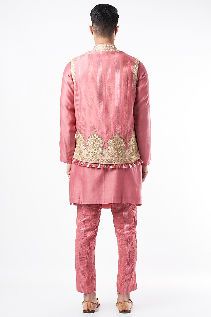 Pink Chanderi Handloom Kurta Set With Jacket by Rar Studio Men at Pernia's Pop Up Shop