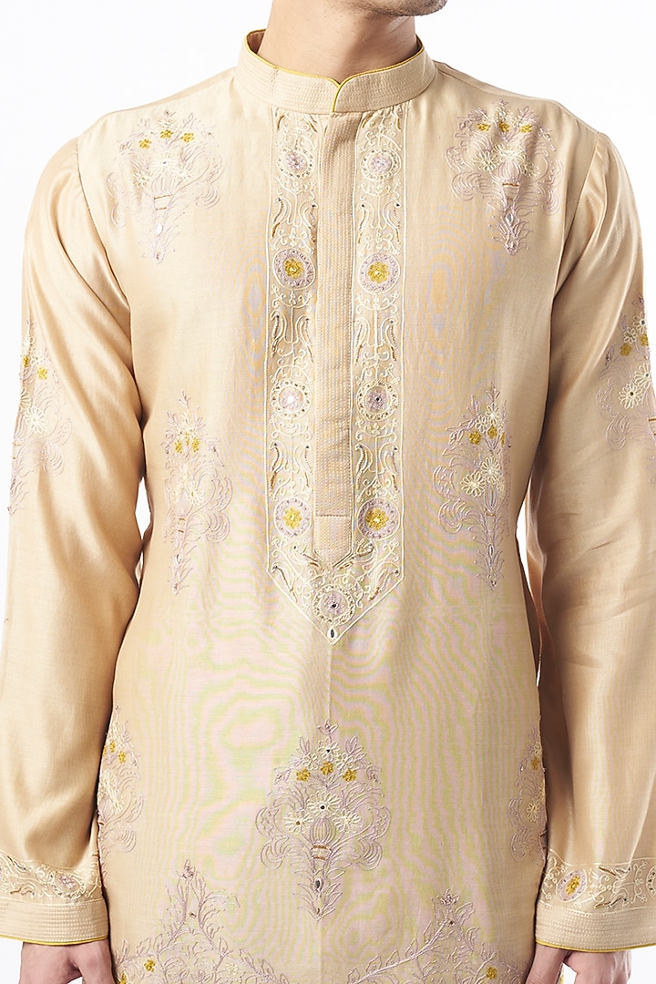 Beige Embroidered Kurta Set by Rar Studio Men at Pernia's Pop Up Shop