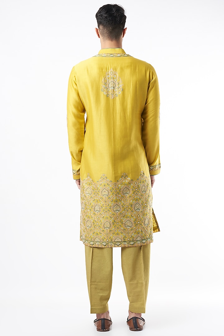 Yellow Hand Embroidered Kurta Set by Rar Studio Men at Pernia's Pop Up Shop