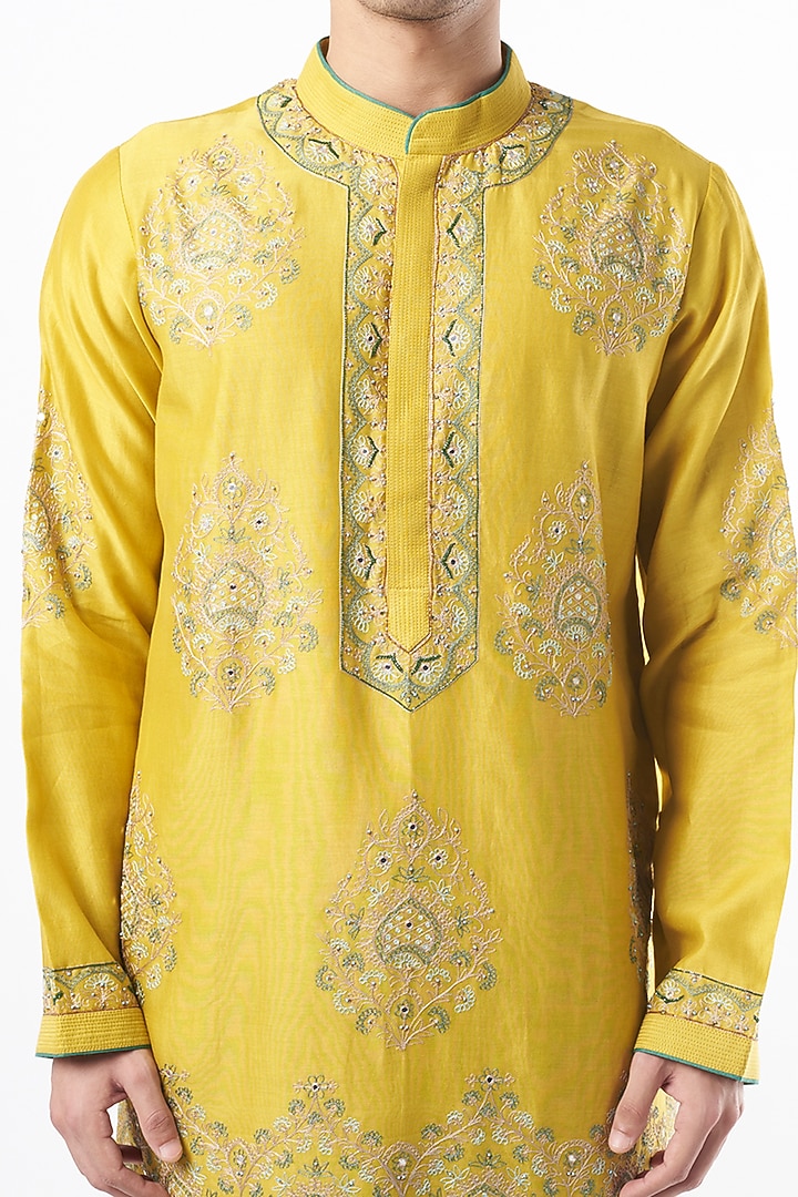 Yellow Hand Embroidered Kurta Set by Rar Studio Men at Pernia's Pop Up Shop
