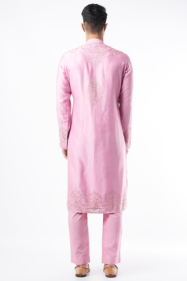Powder Pink Hand Embroidered Kurta Set by Rar Studio Men at Pernia's Pop Up Shop