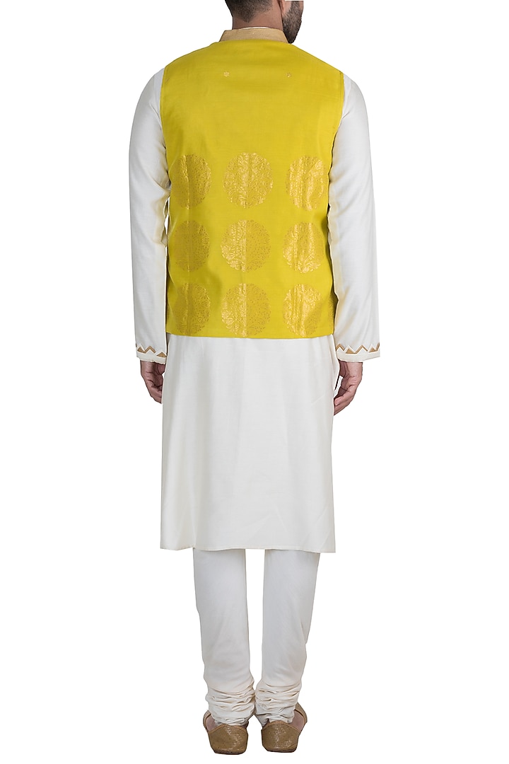 Mustard Handloom Chanderi Boota Embellished Bundi Jacket by Rar Studio Men at Pernia's Pop Up Shop