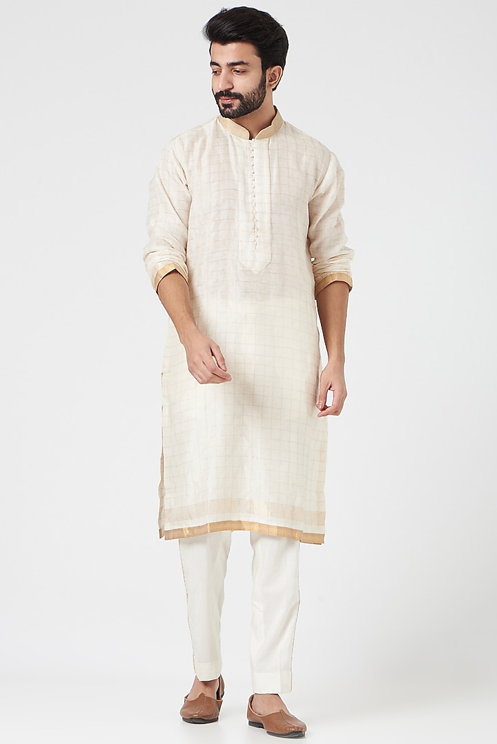 Ivory Embroidered Wedding Sherwani Set by Rar Studio Men at Pernia's Pop Up Shop